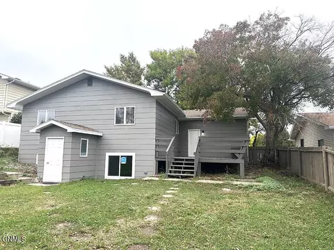 618 11th St E, Williston, ND 58801 photo 31