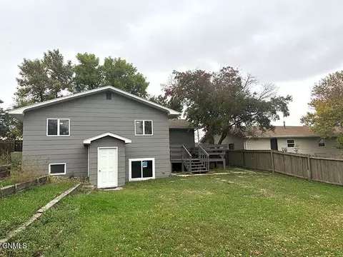 618 11th St E, Williston, ND 58801 photo 32