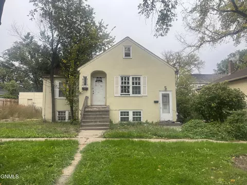 106 E Ave C E, Bismarck, ND 58501