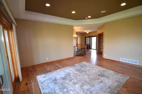 3219 Clairmont Rd, Bismarck, ND 58503 photo 13