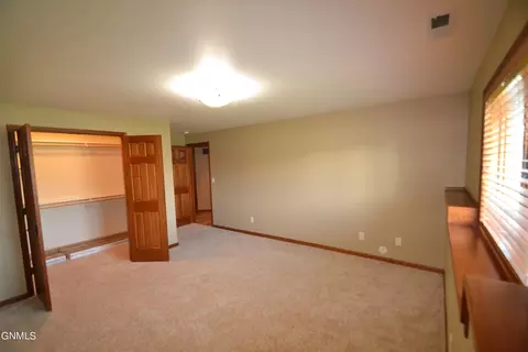 3219 Clairmont Rd, Bismarck, ND 58503 photo 39