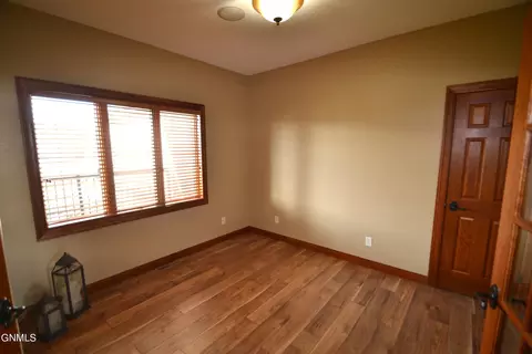 3219 Clairmont Rd, Bismarck, ND 58503 photo 21