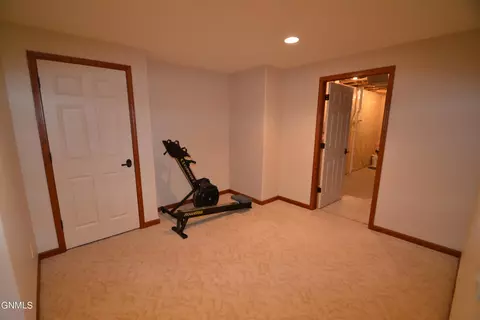 3219 Clairmont Rd, Bismarck, ND 58503 photo 35