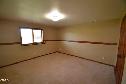 3219 Clairmont Rd, Bismarck, ND 58503 photo 38