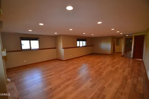 3219 Clairmont Rd, Bismarck, ND 58503 photo 34