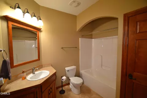3219 Clairmont Rd, Bismarck, ND 58503 photo 23