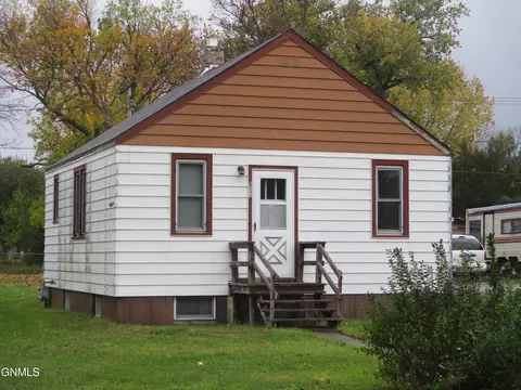 526 Eggert St, Turtle Lake, ND 58575