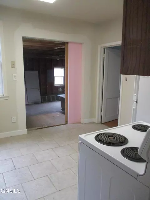 526 Eggert St, Turtle Lake, ND 58575 photo 4