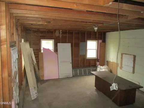 526 Eggert St, Turtle Lake, ND 58575 photo 8