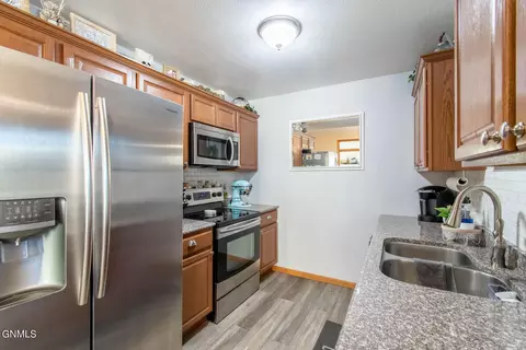 3307 Wheat Ridge St, Williston, ND 58801 photo 9