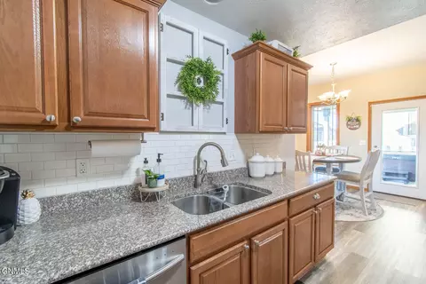 3307 Wheat Ridge St, Williston, ND 58801 photo 11