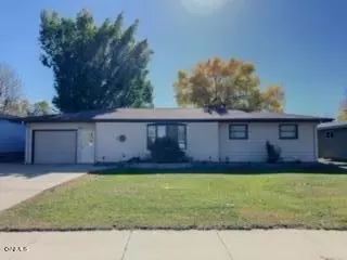 705 2nd Ave NE, Watford City, ND 58854