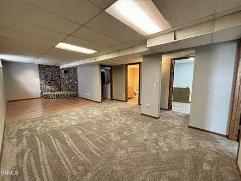 1018 Beacon Ln, Beulah, ND 58523 photo 22