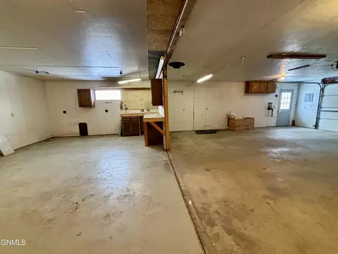 1018 Beacon Ln, Beulah, ND 58523 photo 31