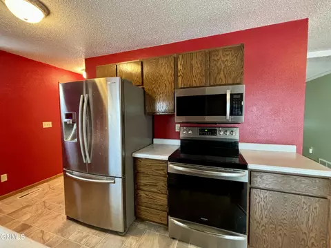 1018 Beacon Ln, Beulah, ND 58523 photo 10