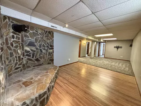 1018 Beacon Ln, Beulah, ND 58523 photo 21