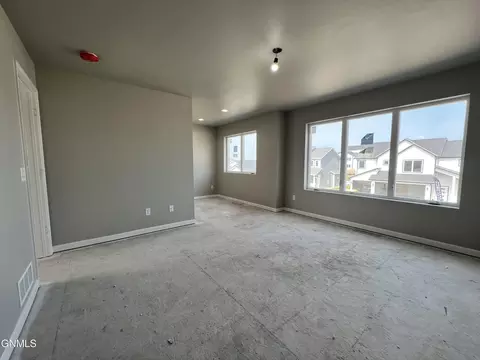 4800 Cornice Loop, Bismarck, ND 58503 photo 9
