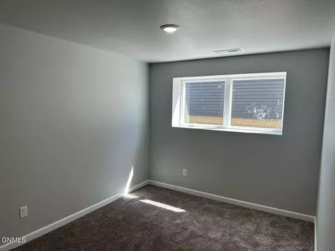 115 Marshall Loop, Lincoln, ND 58504 photo 25