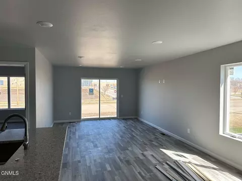 115 Marshall Loop, Lincoln, ND 58504 photo 8