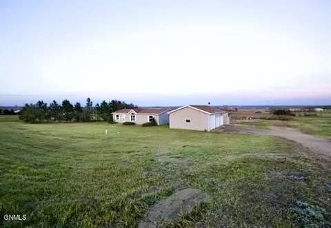 2587 Windsor Pl N, Mandan, ND 58554