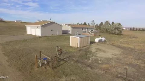2587 Windsor Pl N, Mandan, ND 58554 photo 36