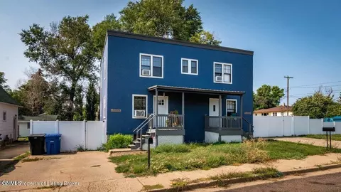 151 A Ave E, Dickinson, ND 58601