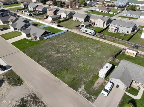 104 6th St SW, Tioga, ND 58852