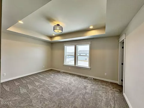 3025 27th Ave W, Williston, ND 58801 photo 11