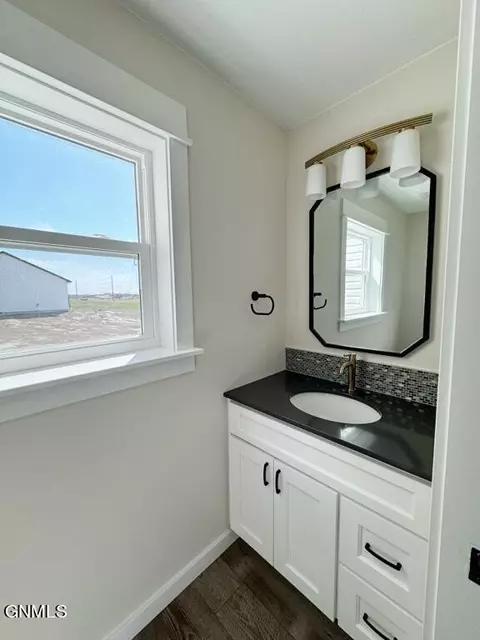 5477 Fresh Water Ln, Williston, ND 58801 photo 2
