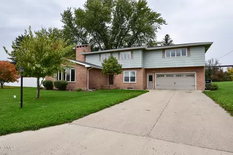 775 12th St NE, Valley City, ND 58072