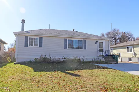 903 W Sweet Ave, Bismarck, ND 58504