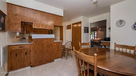 Dining - 305 Front St SE, Beulah, ND 58523 photo 3 of 3