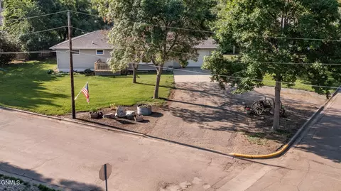 View/Area - 305 Front St SE, Beulah, ND 58523 photo 1 of 3