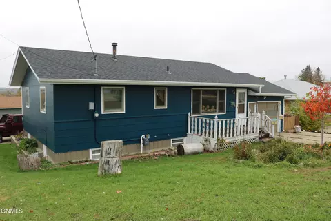 105 8th St NW, Mandan, ND 58554