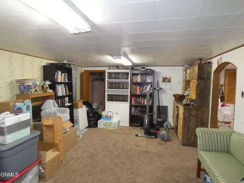 105 8th St NW, Mandan, ND 58554 photo 19