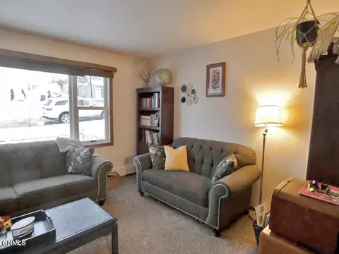 105 8th St NW, Mandan, ND 58554 photo 6