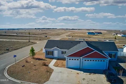 12356 Truax St, Epping, ND 58843