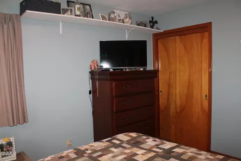 1703 Monte Dr NW, Mandan, ND 58554 photo 23