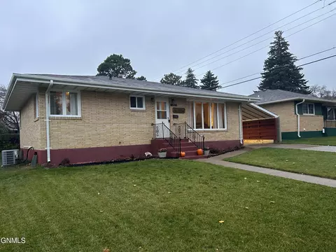 1703 Monte Dr NW, Mandan, ND 58554 photo 47