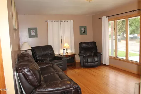 1703 Monte Dr NW, Mandan, ND 58554 photo 9