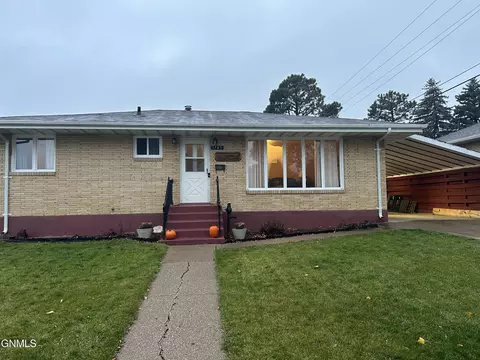 1703 Monte Dr NW, Mandan, ND 58554 photo 46