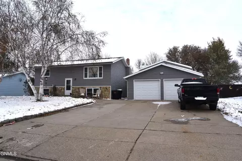 71 Mcdougall Dr, Lincoln, ND 58504 photo 32