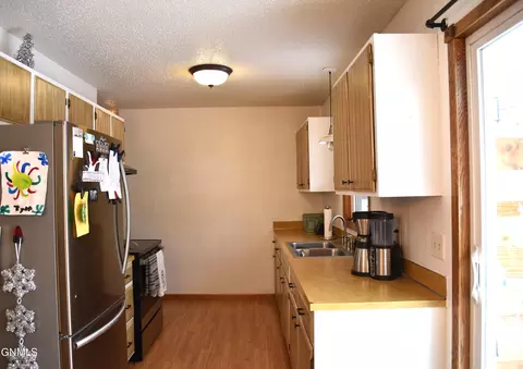 71 Mcdougall Dr, Lincoln, ND 58504 photo 7