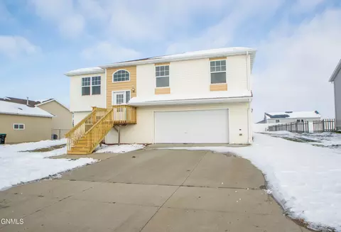 140 Dolan Dr, Lincoln, ND 58504