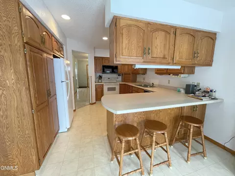 749 3rd St N, Carrington, ND 58421 photo 8