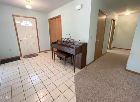 749 3rd St N, Carrington, ND 58421 photo 4