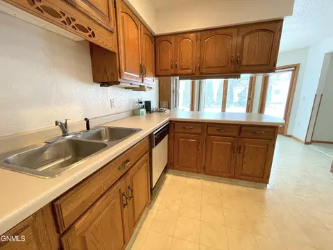 749 3rd St N, Carrington, ND 58421 photo 20