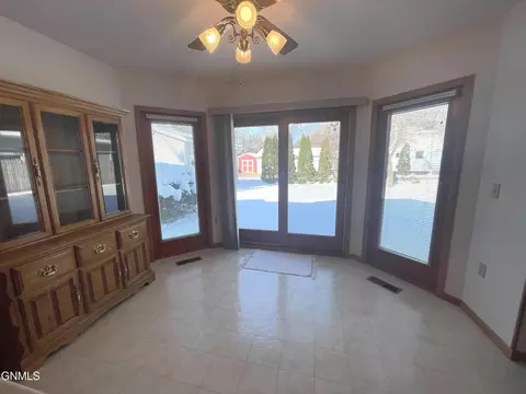 749 3rd St N, Carrington, ND 58421 photo 24