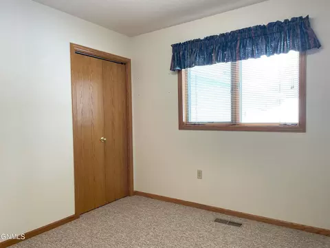 749 3rd St N, Carrington, ND 58421 photo 28