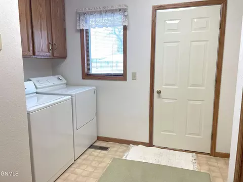 749 3rd St N, Carrington, ND 58421 photo 35
